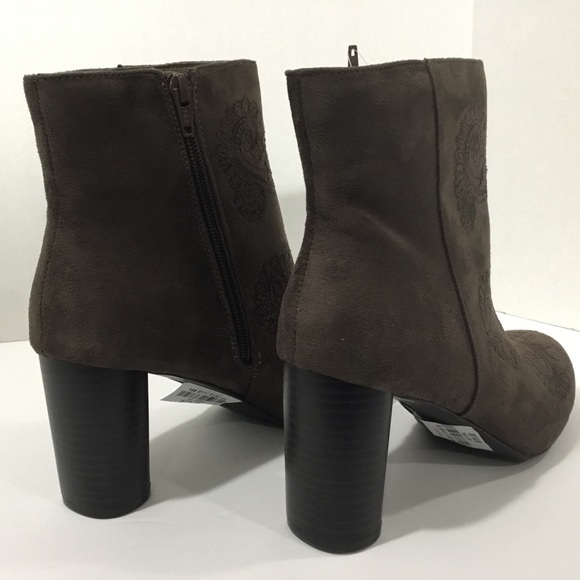 Andrew Geller Brown Paisley Ankle Boots Size 9 - Picture 8 of 8